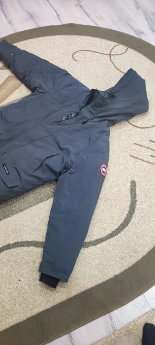 Продаю зимнюю куртку