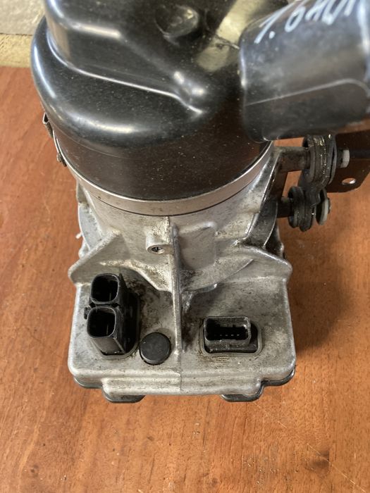 Peugeot 308 1.6 hdi 2012 година Ел Хидравлична Помпа