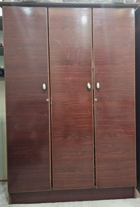 Шкаф  ва сандик сотилади.