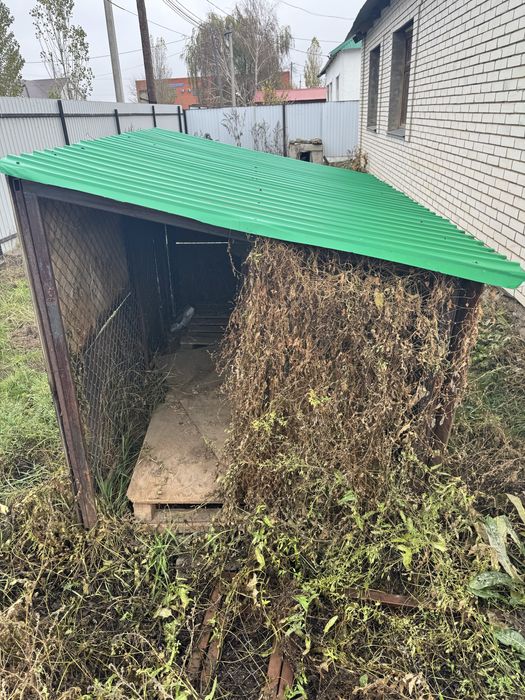 Продам вольер в хорошем состояние