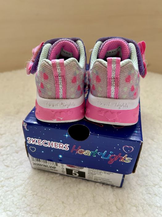 Skechers светещи маратонки