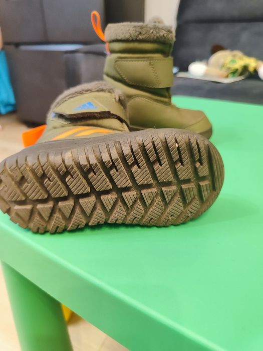 Зимни ботуши Adidas, номер 22