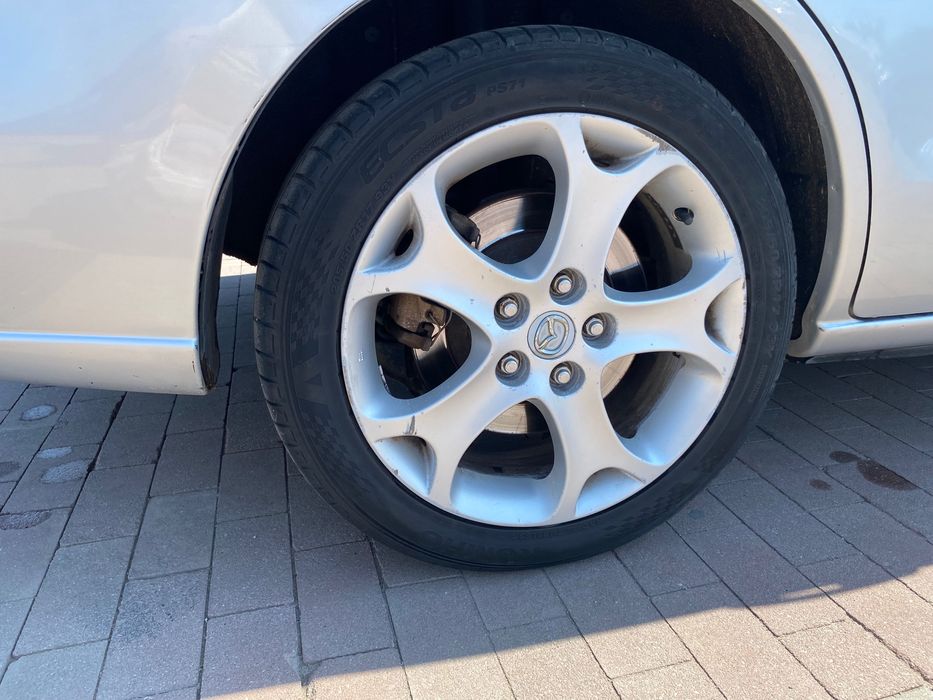 Продавам Mazda 5