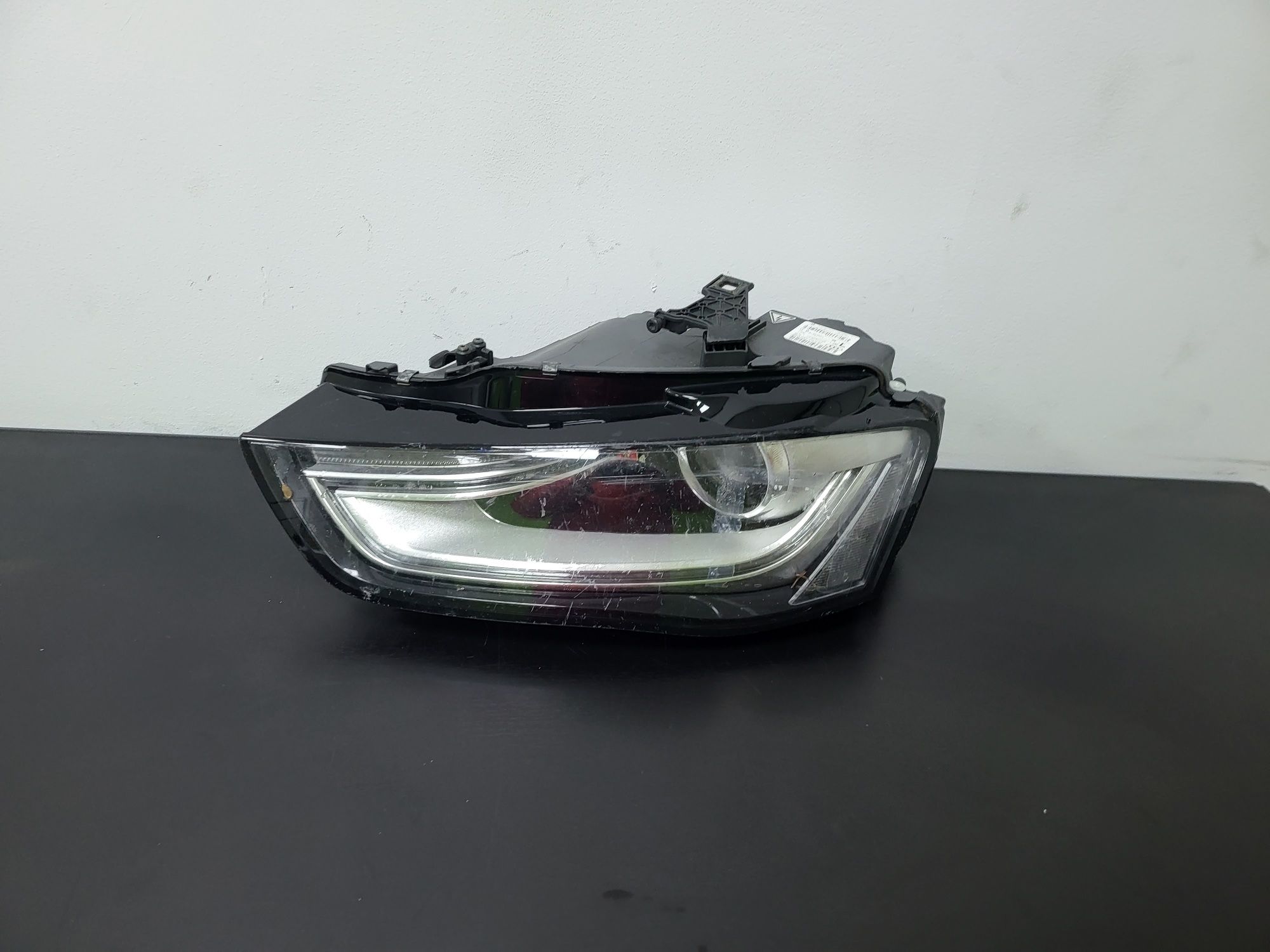 Far stanga Audi A4 8K Facelift bi-xenon adaptiv an 2012 cod 8K0941753