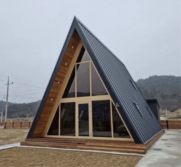 Cabane tip A frame , si case cu mansarda la cheie