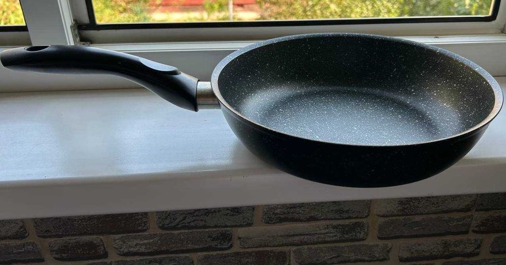 Сковородка KUKMARA