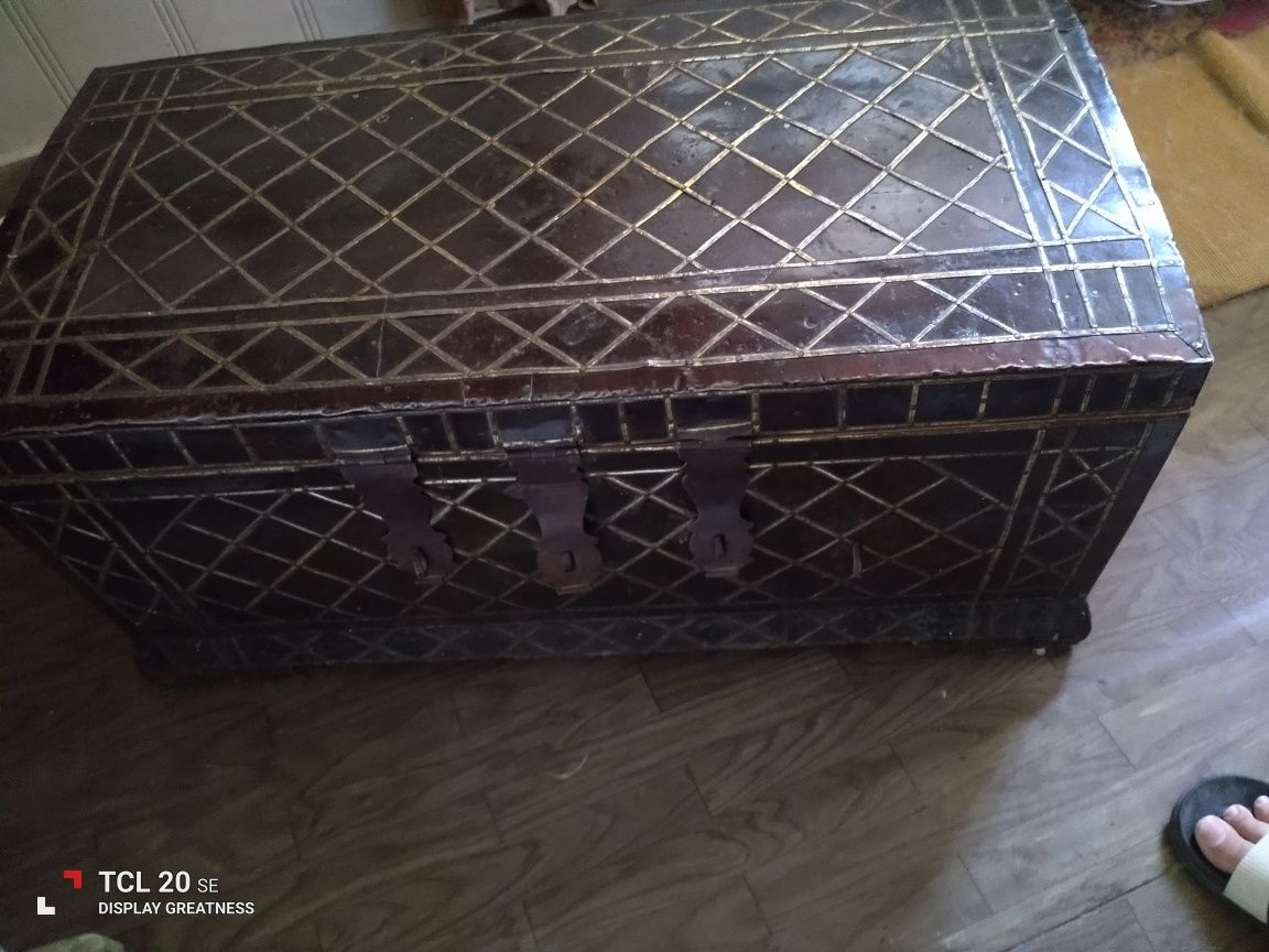 Продам старинный сундучок