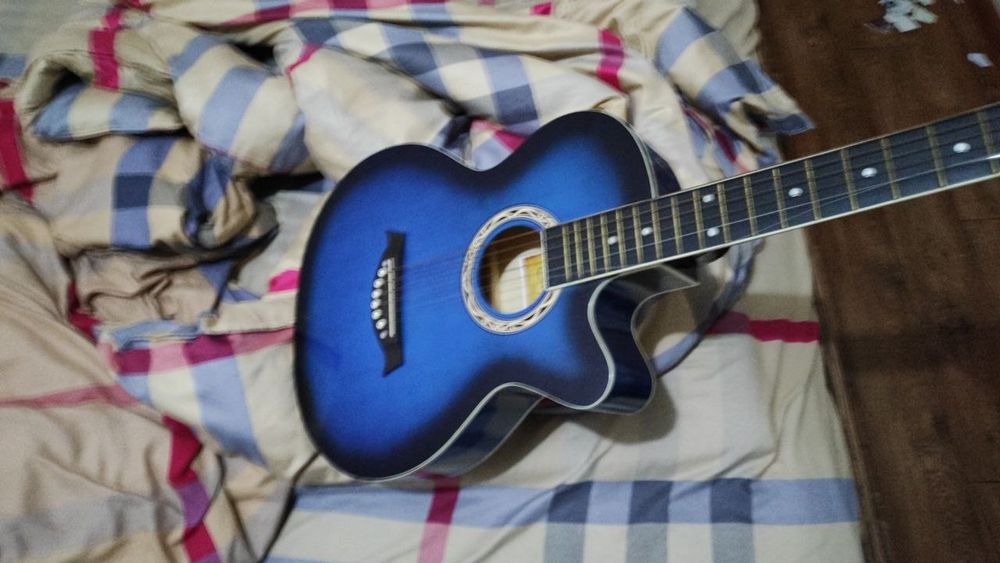Продаётся гитара