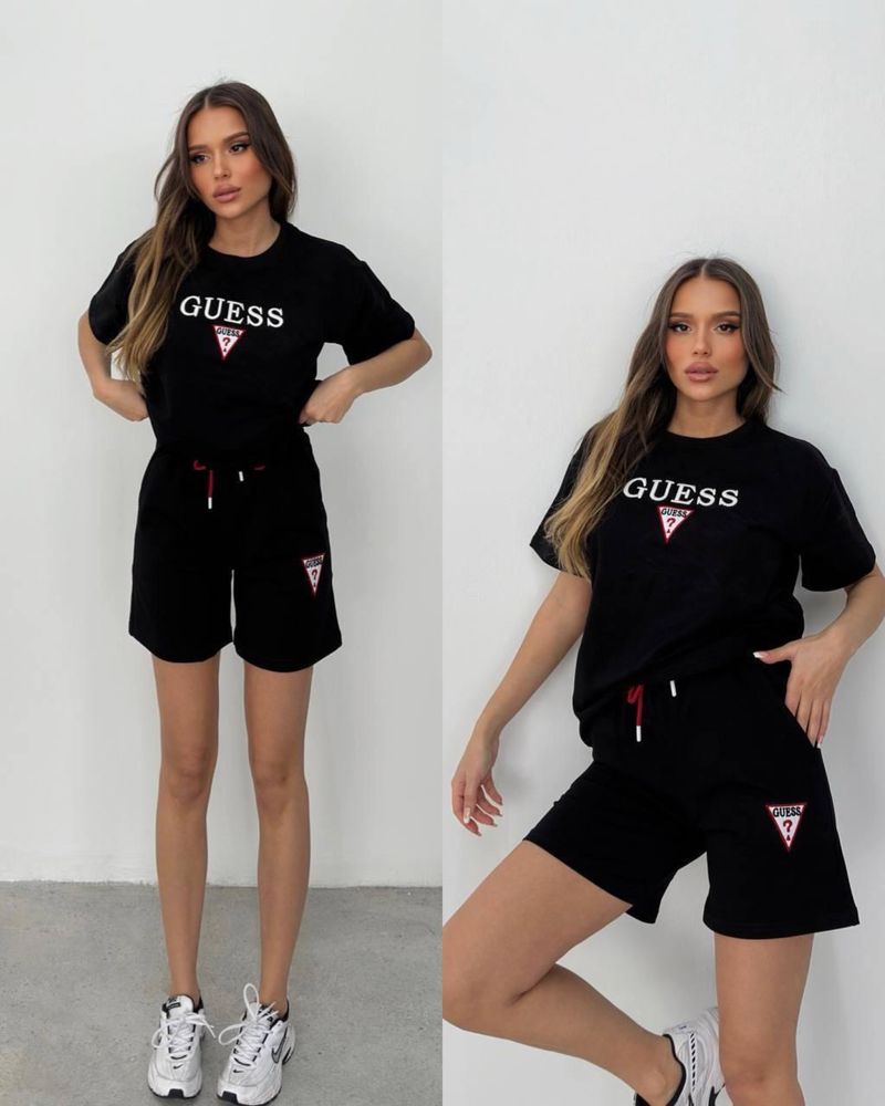 Къс дамски комплект от тениска и къси панталони Guess