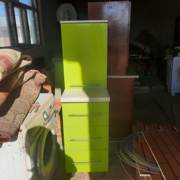 Кухонный  шкаф…..