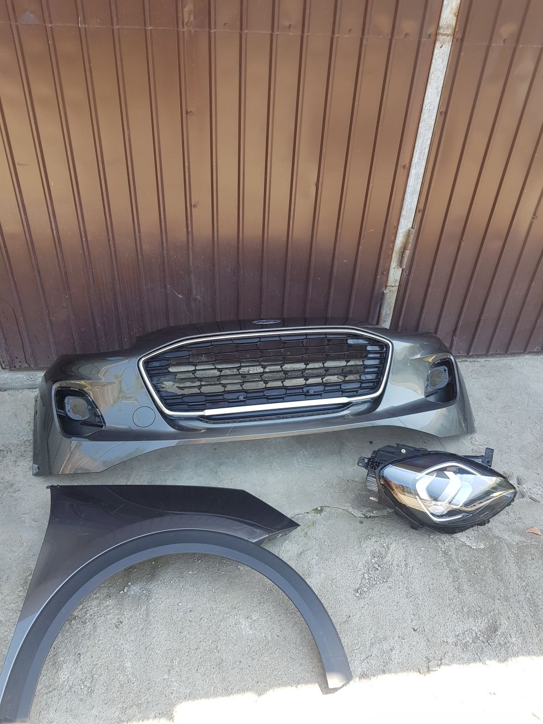 Bara fata,grila,far dreapta ford puma 2019,2020,2021,2022