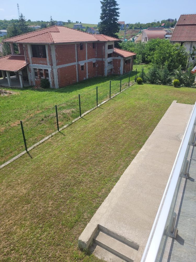 Casă exclusivistă 4 camere si 660 mp teren str. Izvorului 103A Oradea