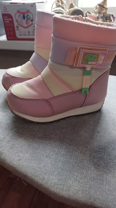 Продам детские сапожки