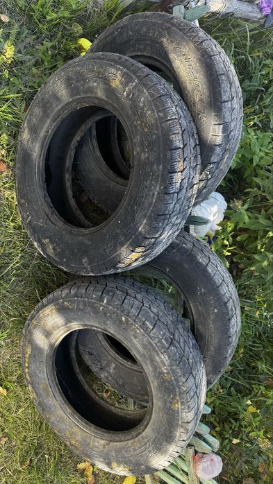 Комплект зимних шин 215/75 R16C