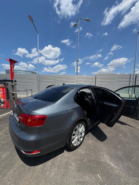 Volkswagen Jetta 2012 – 1.6 TDI - 105 CP