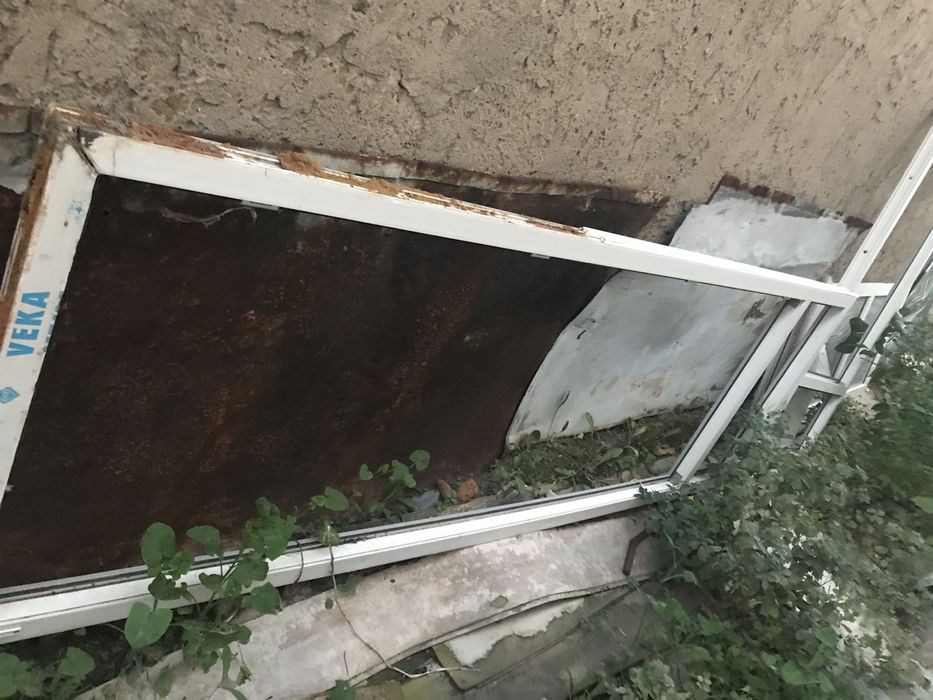 пластиковые двери, 1 окно