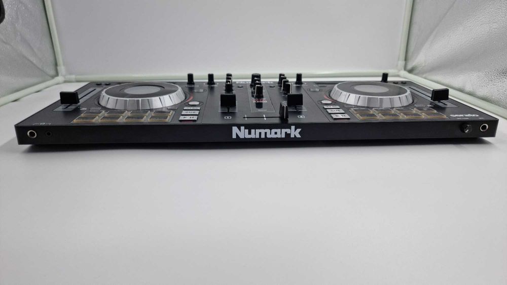 Consola Numark [Amanet Club Caro]