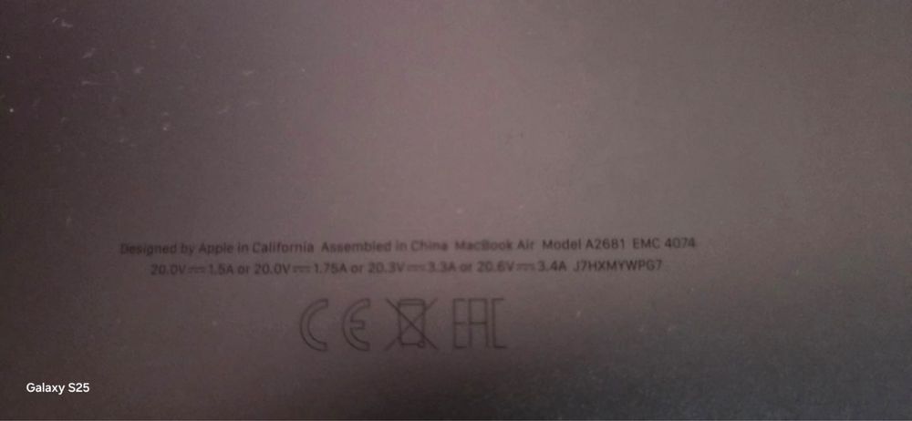 Vand MacBook M2 2022 cu cont pentru piese!