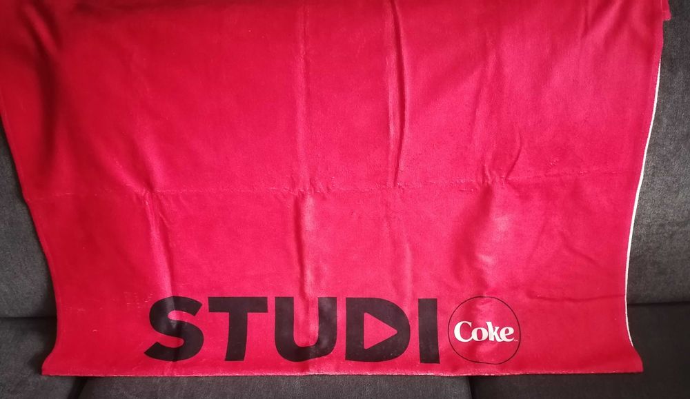 Плажни кърпа КокаКола - 40 лв.; Морени - 30 лв.; Постелка Банкя - нови