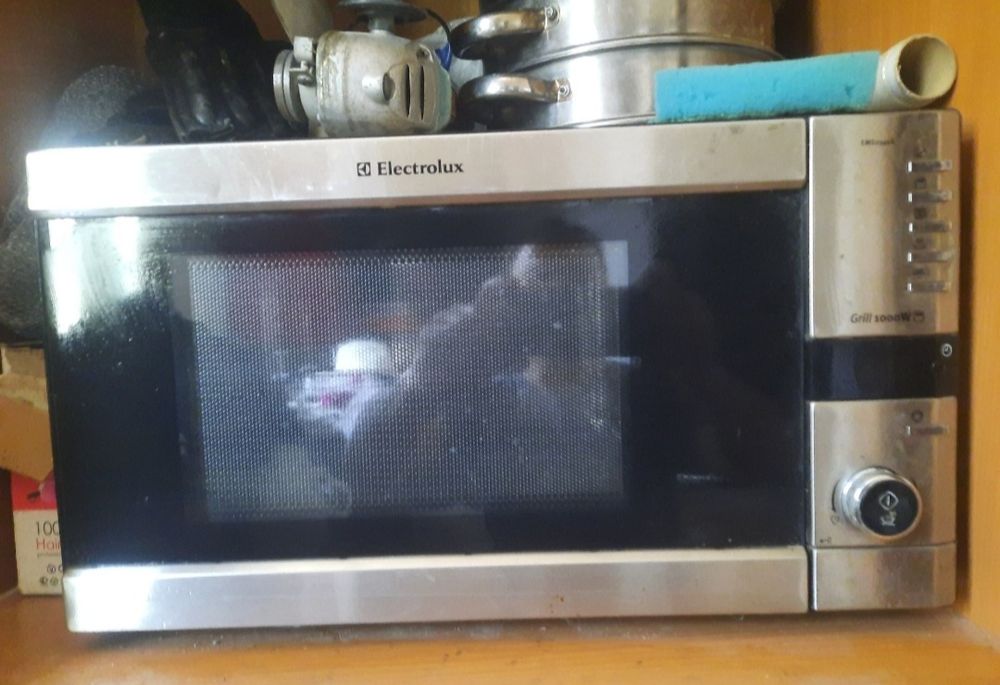 Микровольновая печь на запчасти