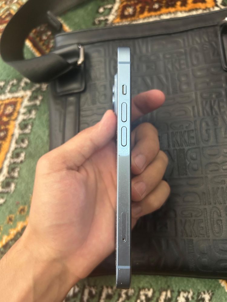 Продаю Iphone 14