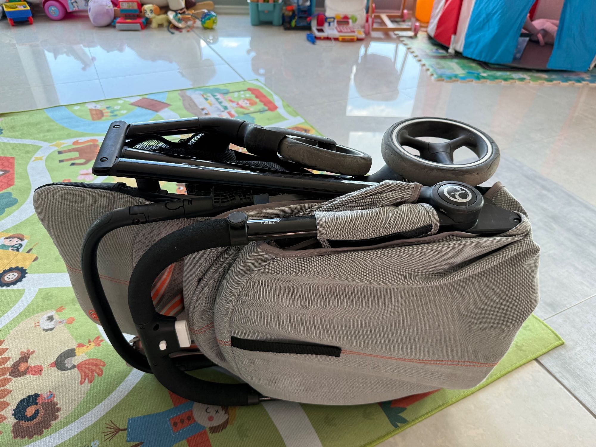 Бебешка количка Cybex Beezy