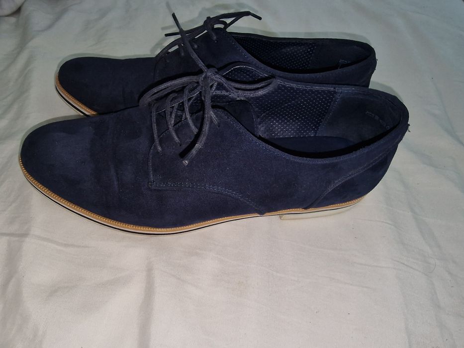 Vand Pantofi stare impecabila.