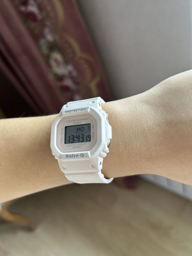 Срочно продаю! Casio Baby-G розового цвета