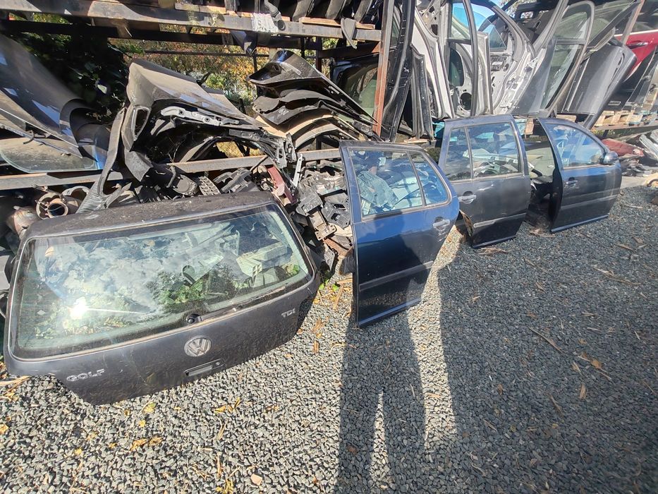 Portiera complecta vw golf 4 200lei