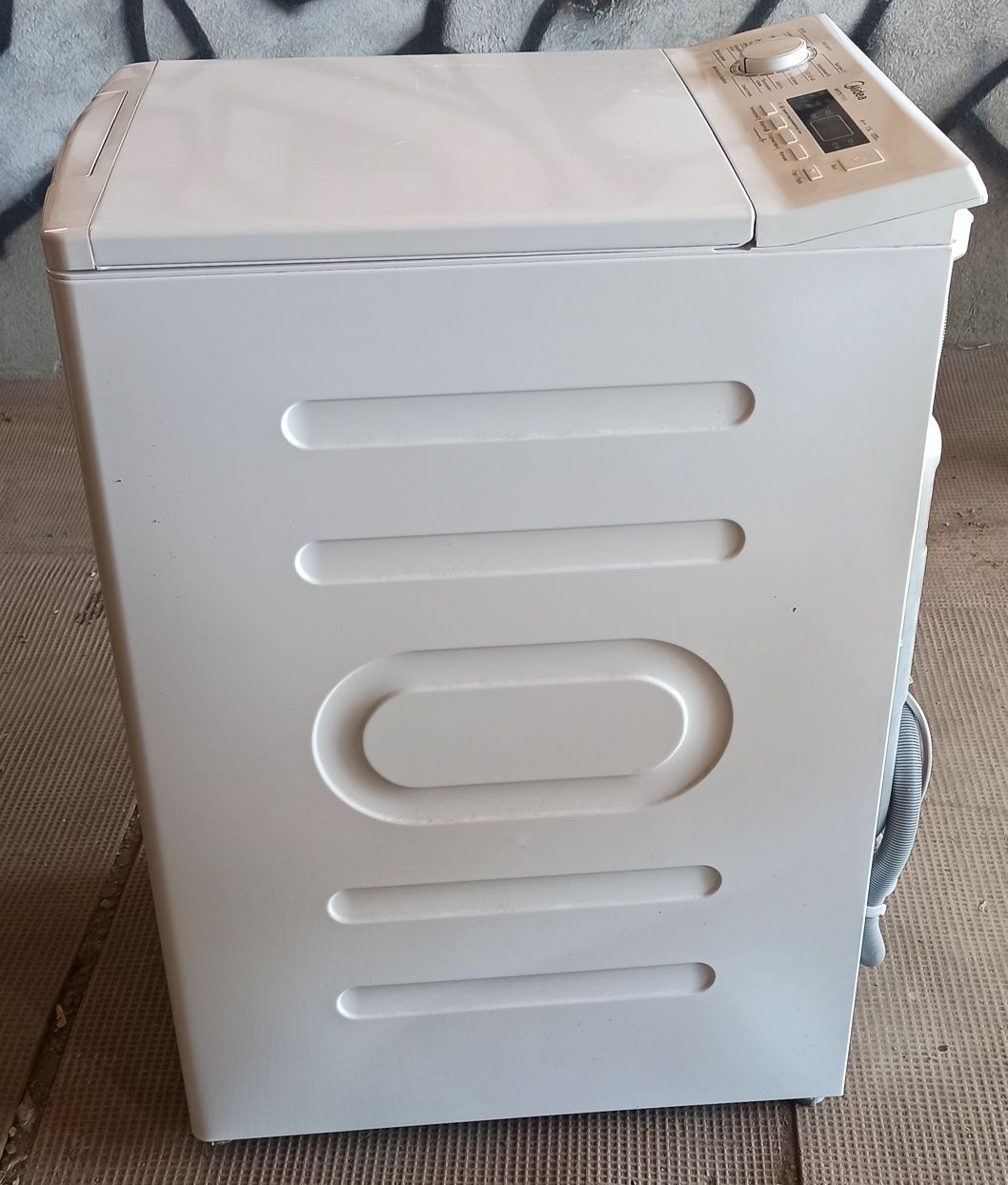 Продам стиральную машину Midea