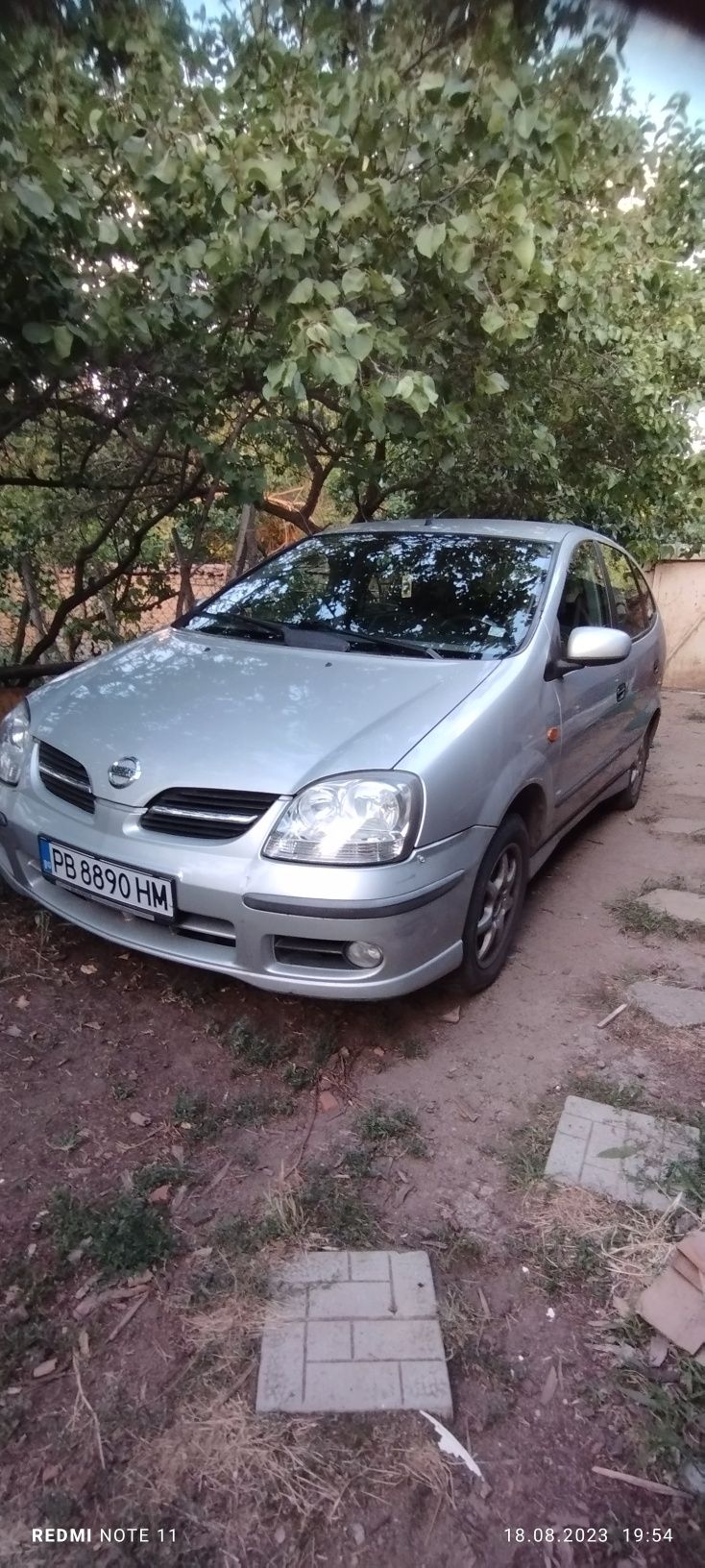 Nissan Almera tino face lift