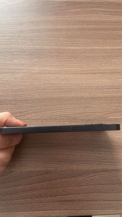 Продам iPhone 12