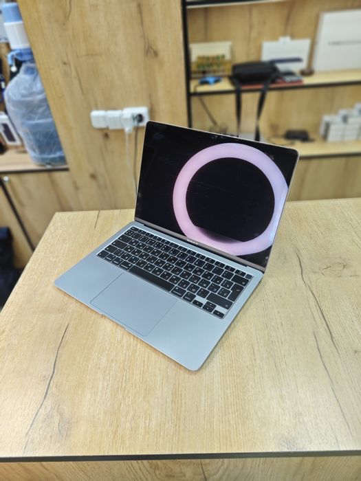 MacBook Air 13 | Core i5 | SSD 128Gb | 8Gb ОЗУ | 2019