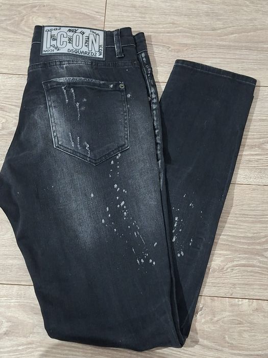 Vând blugi culoare negru