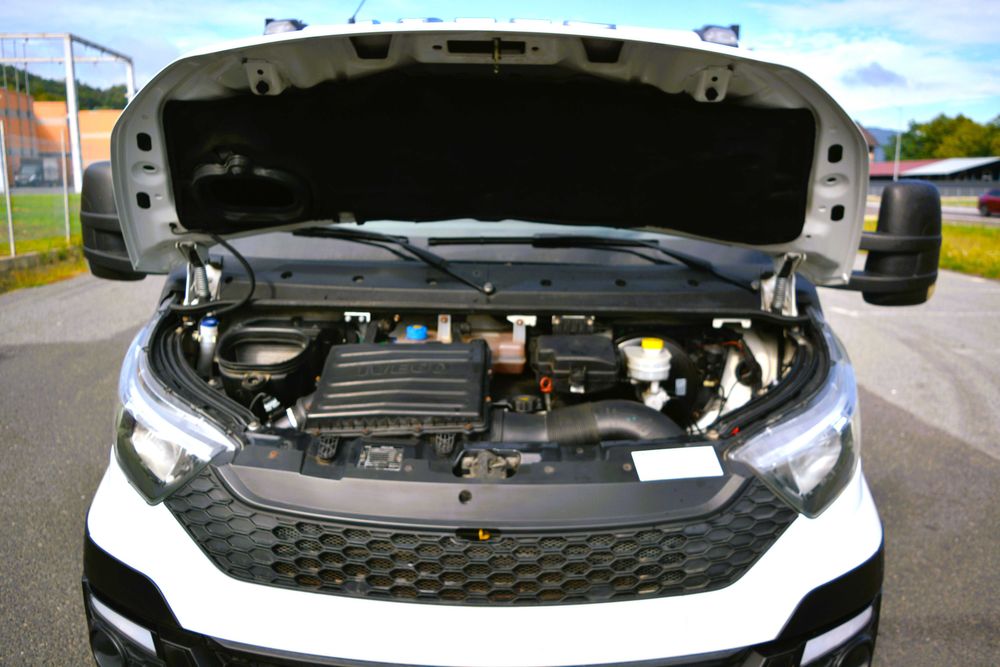 Iveco Daily 2016 basculabil pe 3 parti