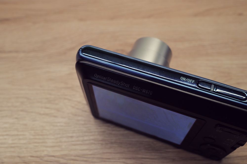 Aparat foto Sony Cybershot 16Mp Zeiss compact digital Blue W670