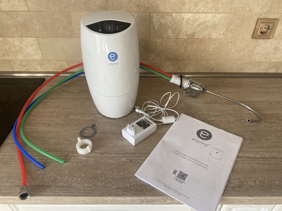 Sistem de tratare a apei cu robinet auxiliar eSpring