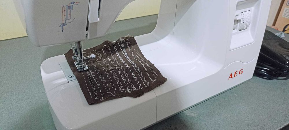 Masina de cusut electrica Aeg