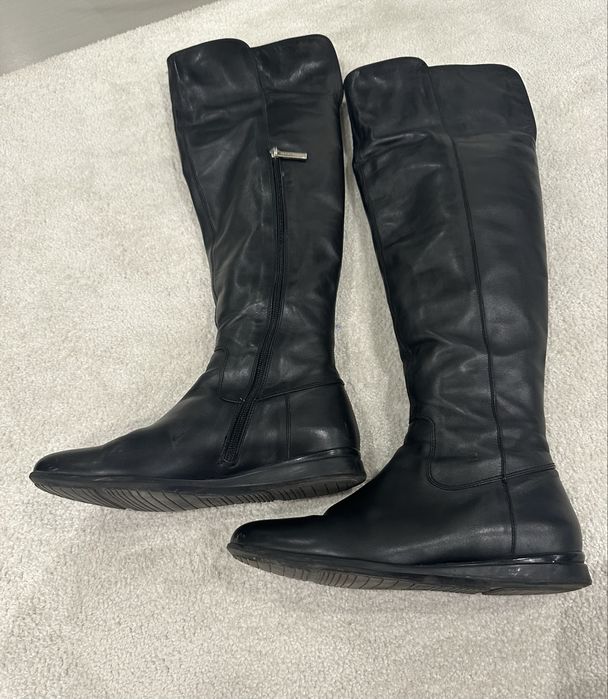 Ботуши от естествена кожа на Fratelli Rossetti.