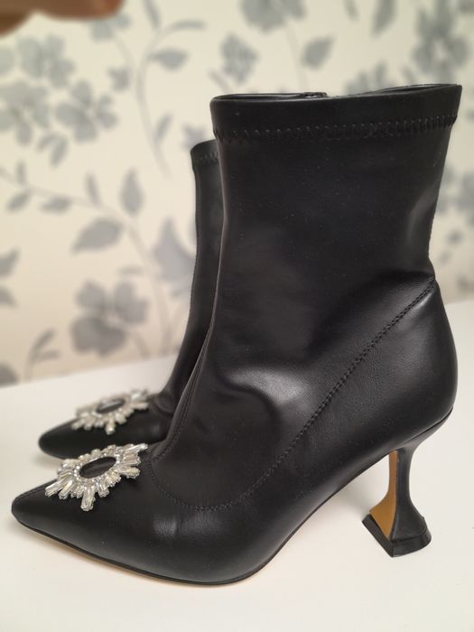 Сапожки новые  37 р