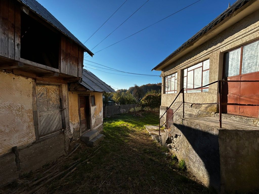 Vând casă+teren 5000 mp