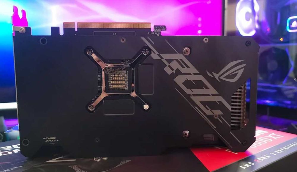 Продавам видеокарта ASUS Radeon RX 6600 XT 8GB ROG Strix OC