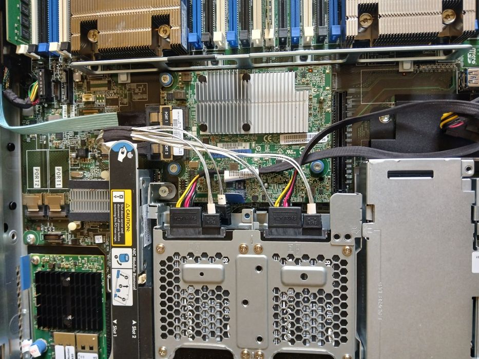 Server Hp Dl360 G9 2x E5-2683 V4 32GB Surse 2x 1400w