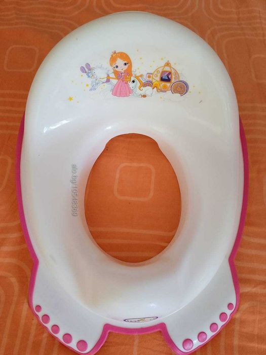 За бебешки седалка за тоалетна чиния