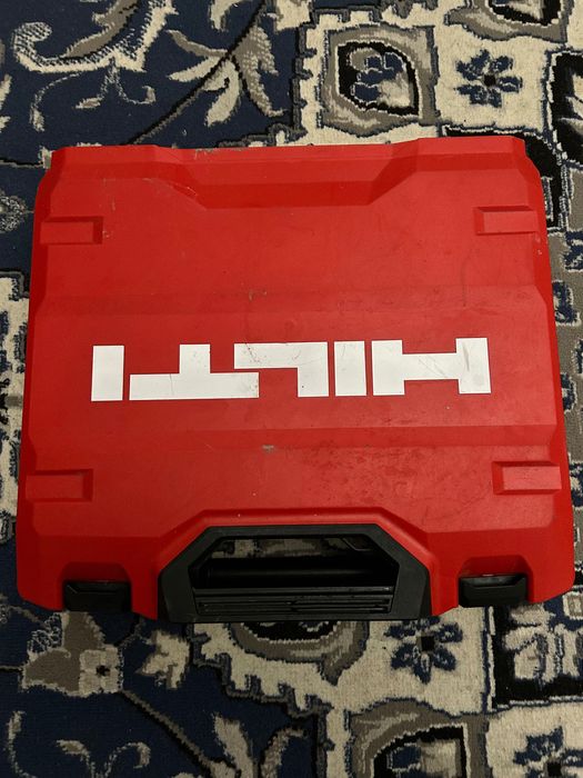 Hilti клепелник.