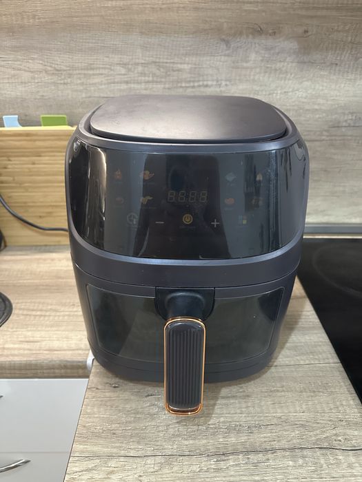 Air Fryer 8L – 2400W, отлично работещ