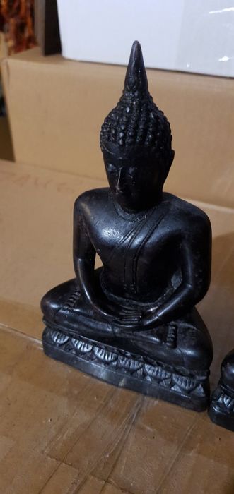 Две статуетки материял полеризин или нещо подобно