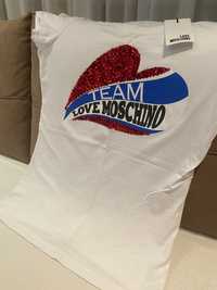 нова тениска Love Moschino