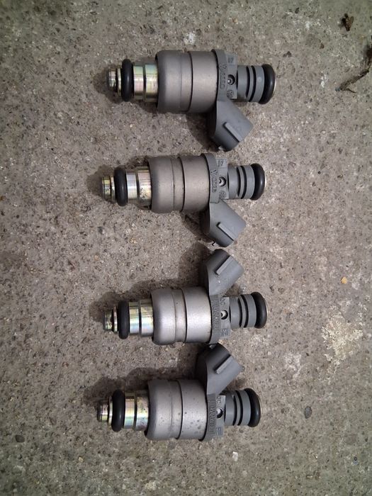 Дюзи бензинови 06A90603IBT от VW Golf5