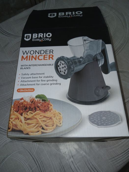 Ръчна месомелачка